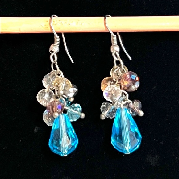 Beautiful Vintage Blue Crystal Drop Earrings - Picture 3 of 3
